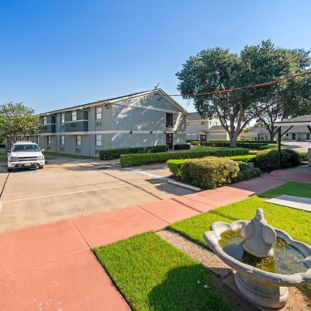 Americas Best Value Inn & Suites Brenham Zewnętrze zdjęcie