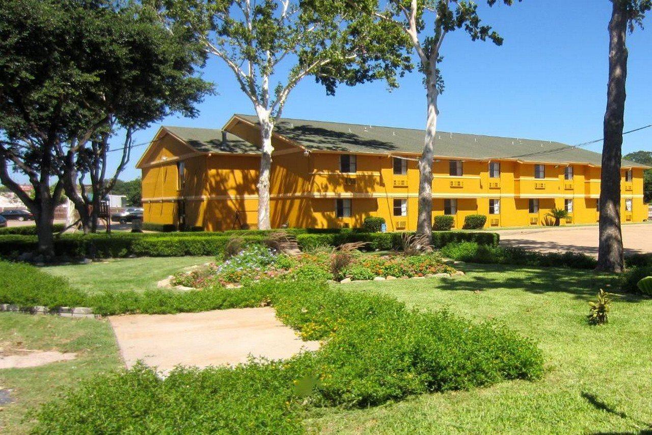 Americas Best Value Inn & Suites Brenham Zewnętrze zdjęcie