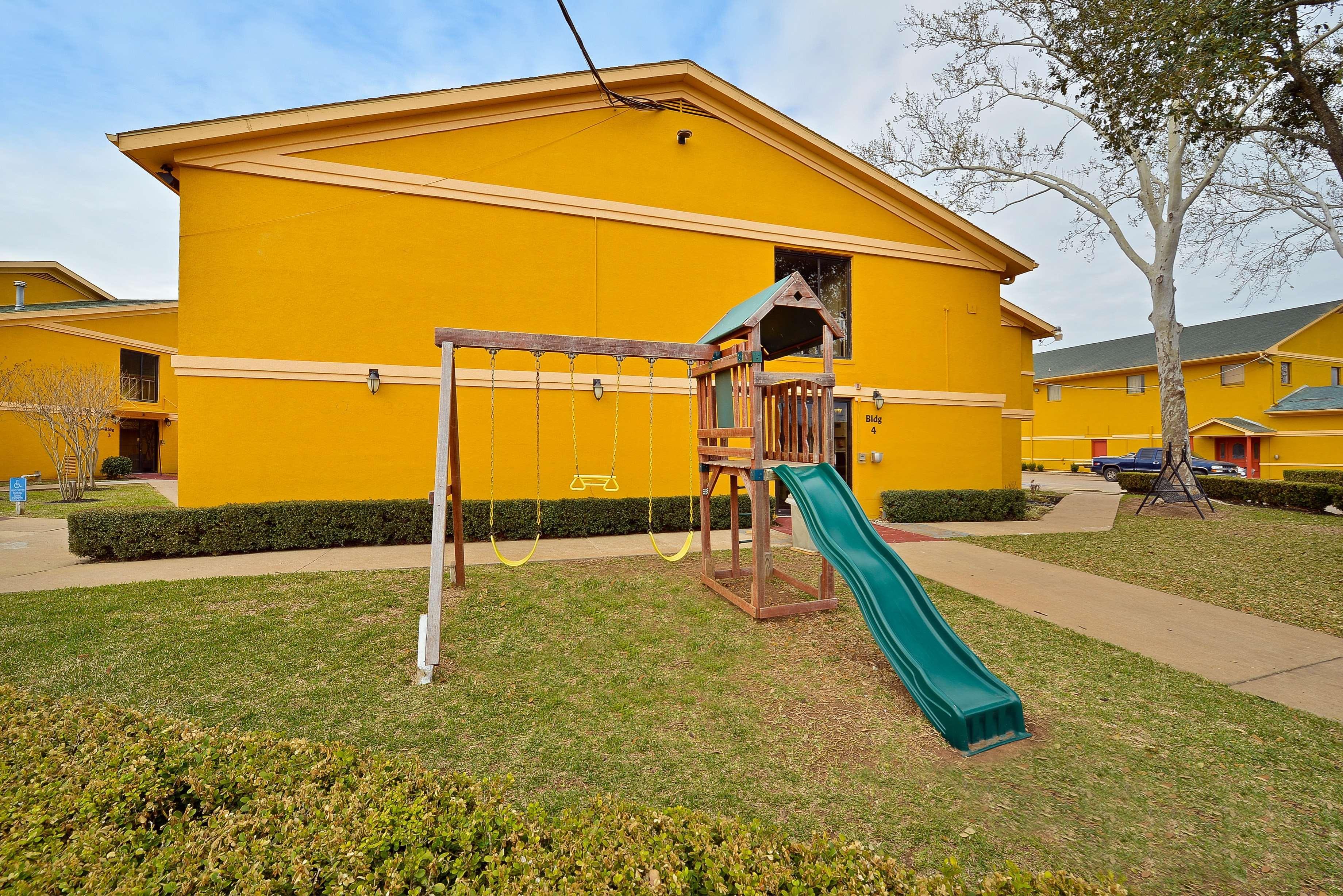 Americas Best Value Inn & Suites Brenham Zewnętrze zdjęcie