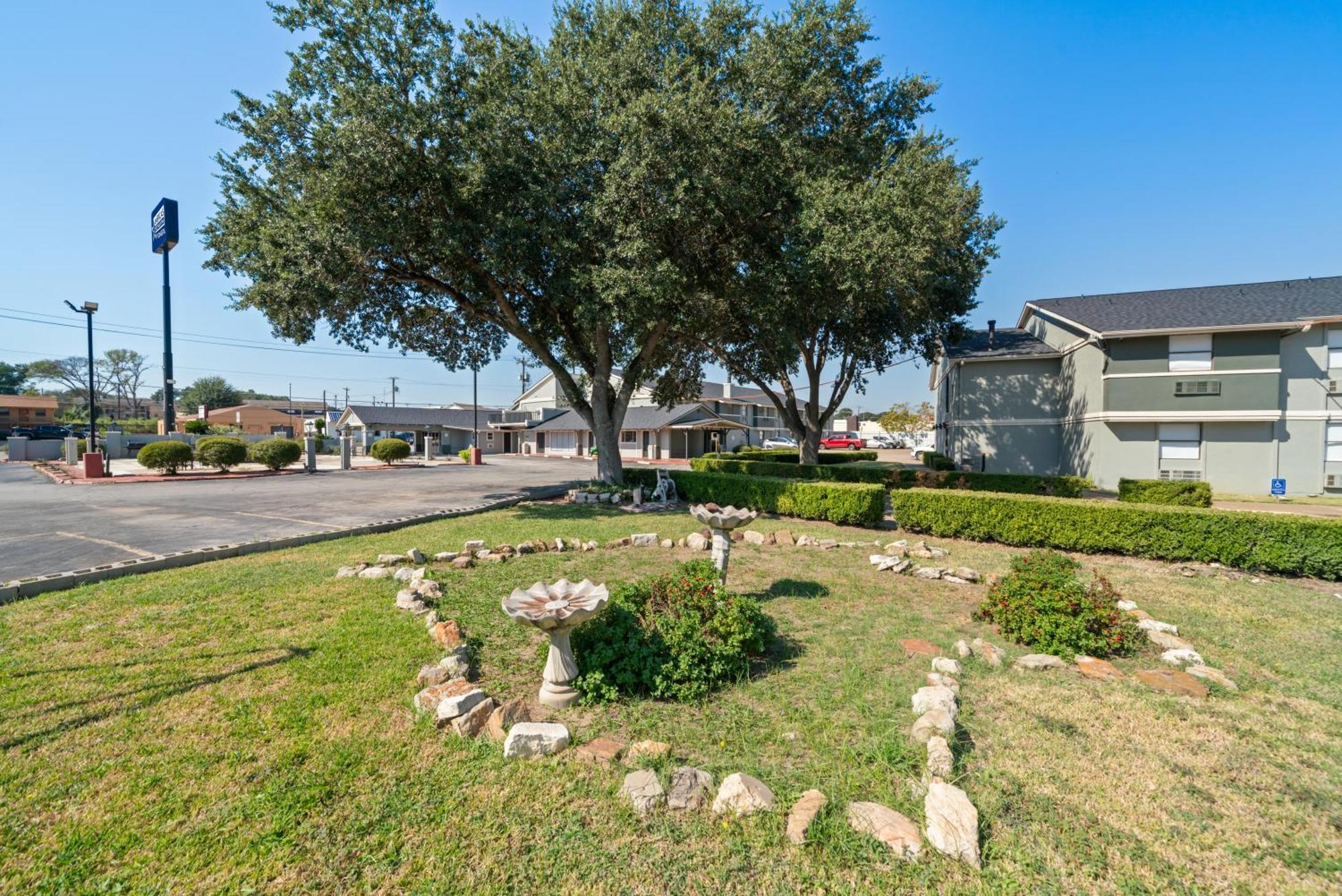 Americas Best Value Inn & Suites Brenham Zewnętrze zdjęcie