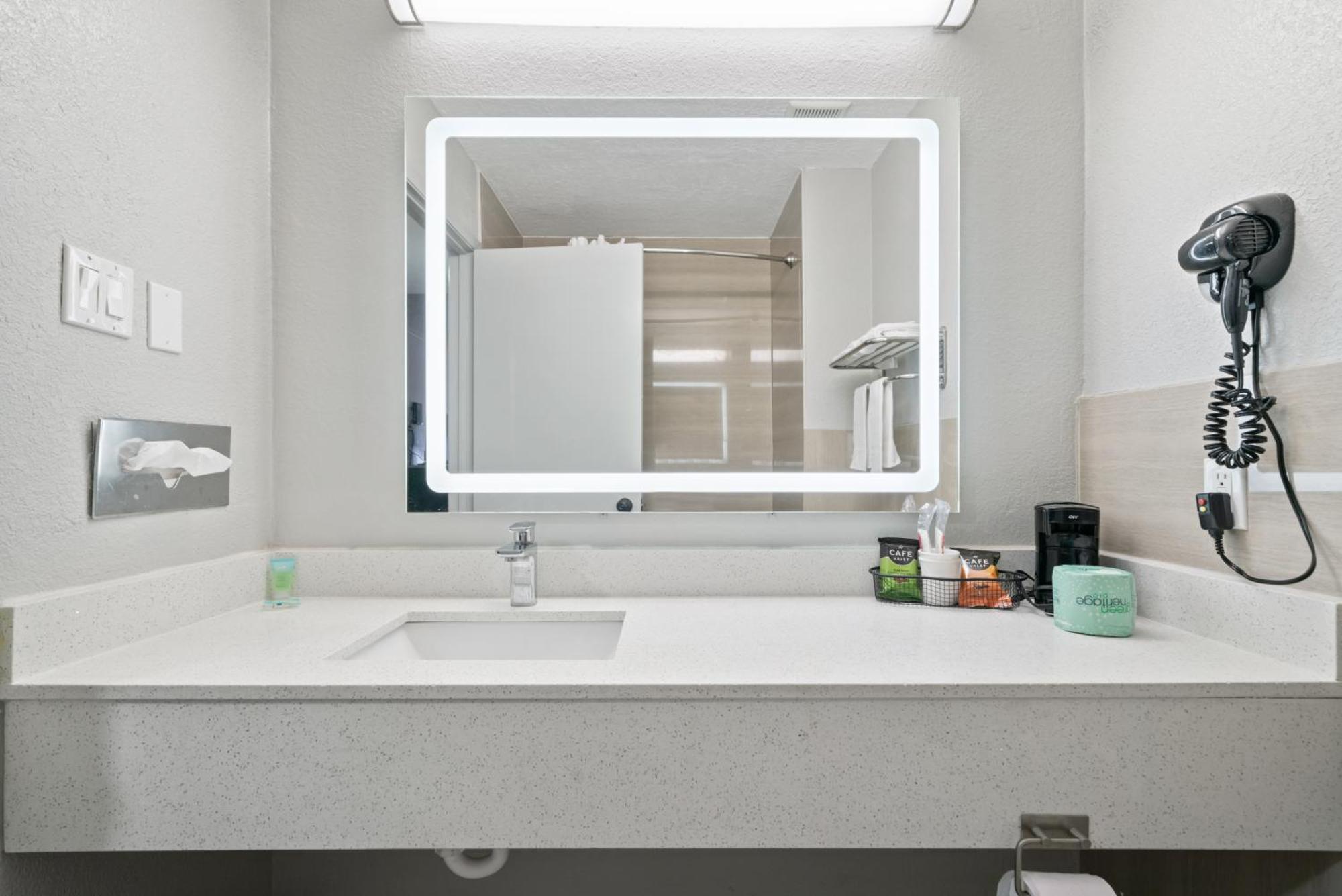 Americas Best Value Inn & Suites Brenham Zewnętrze zdjęcie