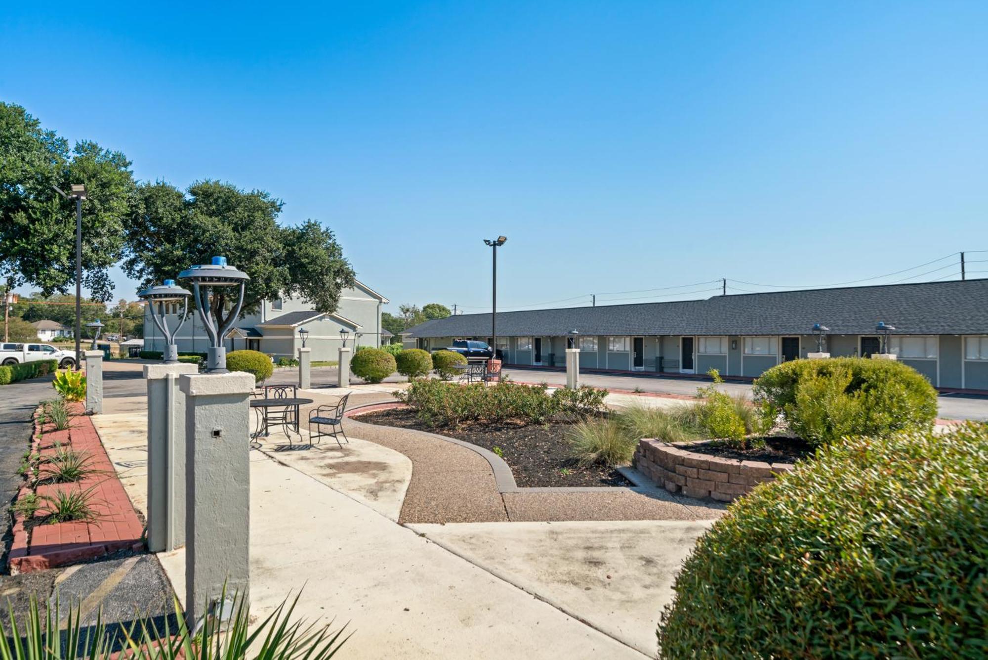 Americas Best Value Inn & Suites Brenham Zewnętrze zdjęcie