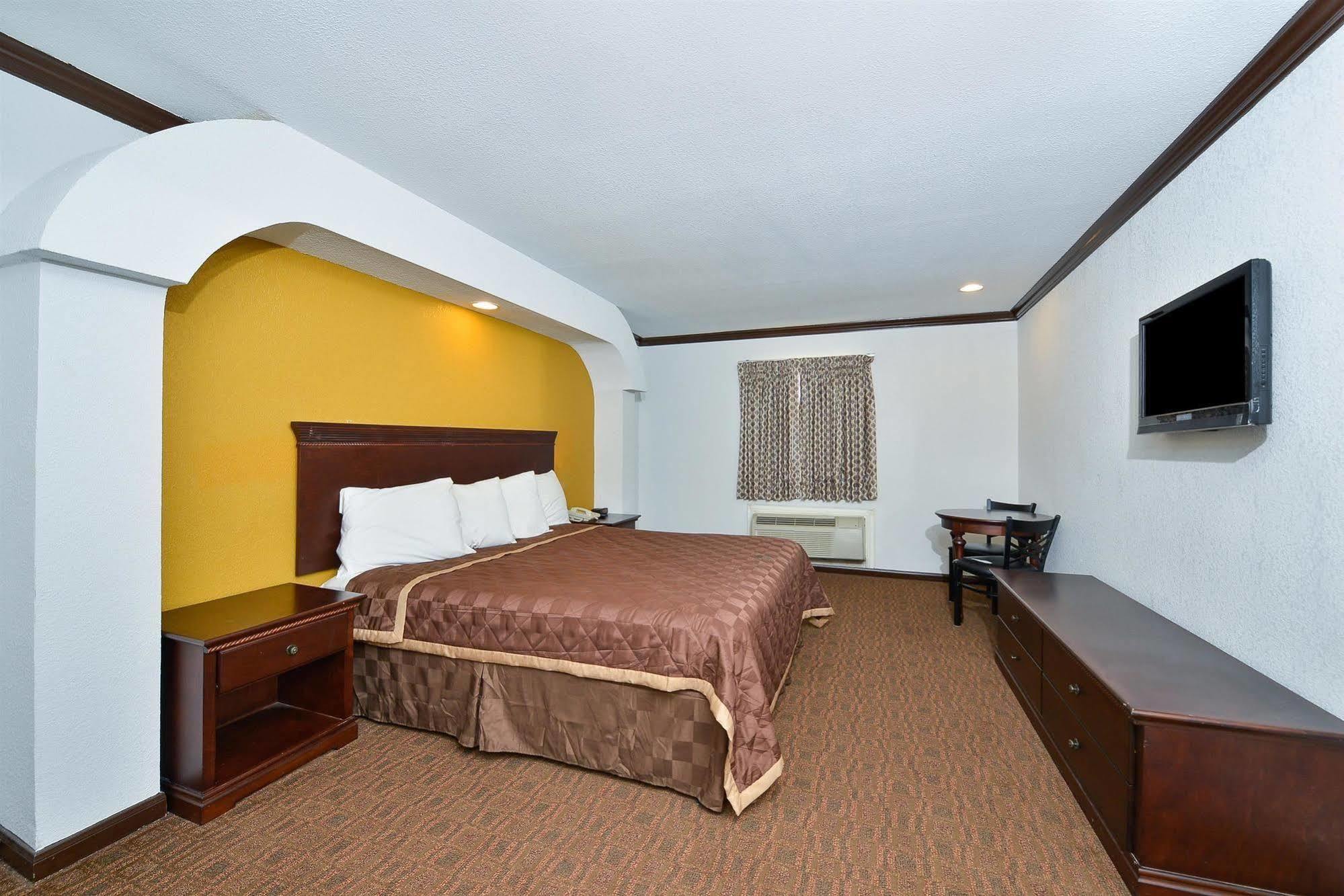 Americas Best Value Inn & Suites Brenham Zewnętrze zdjęcie